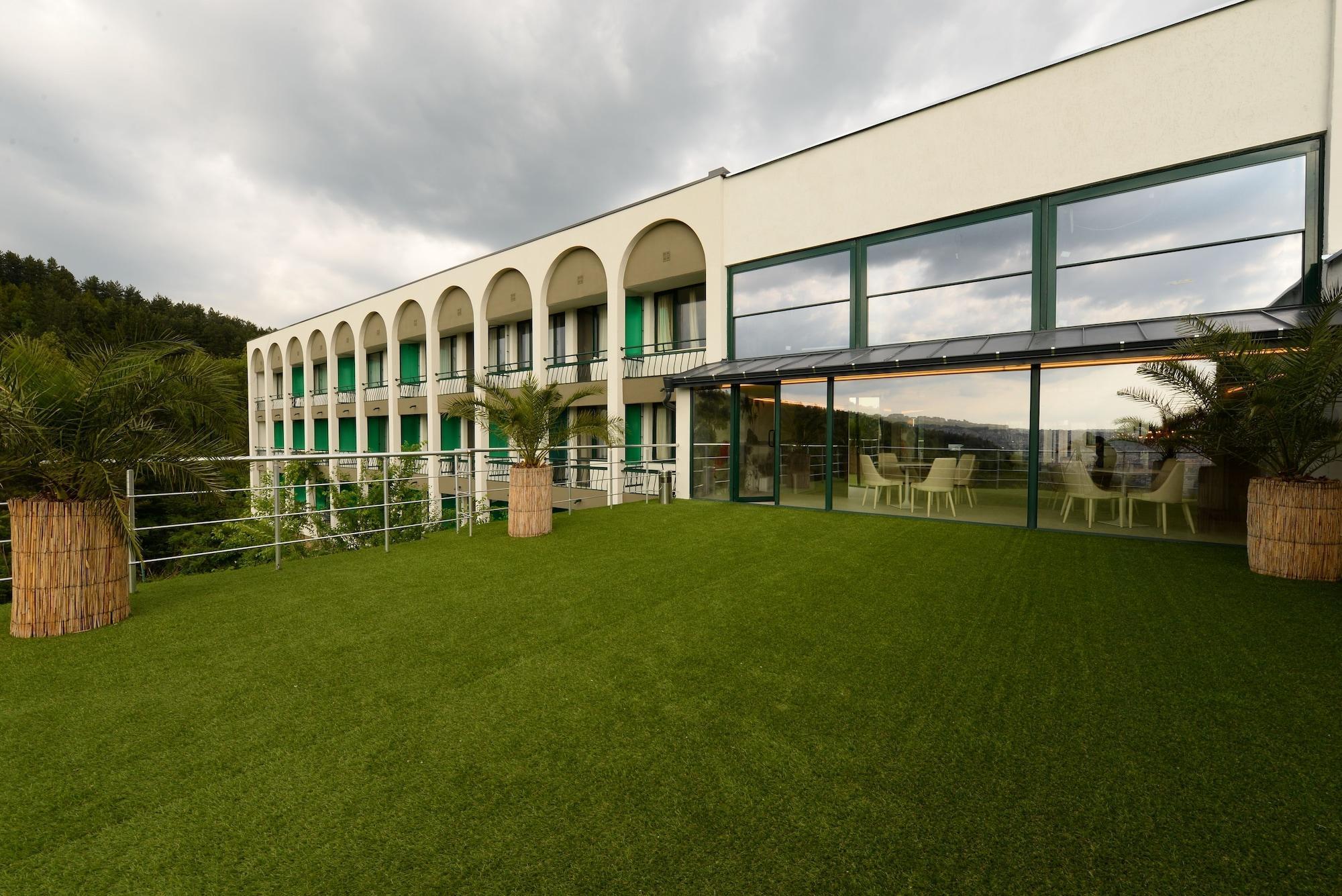 Park Hotel Raya Garden - Free Parking Veliko Tarnovo Exterior photo