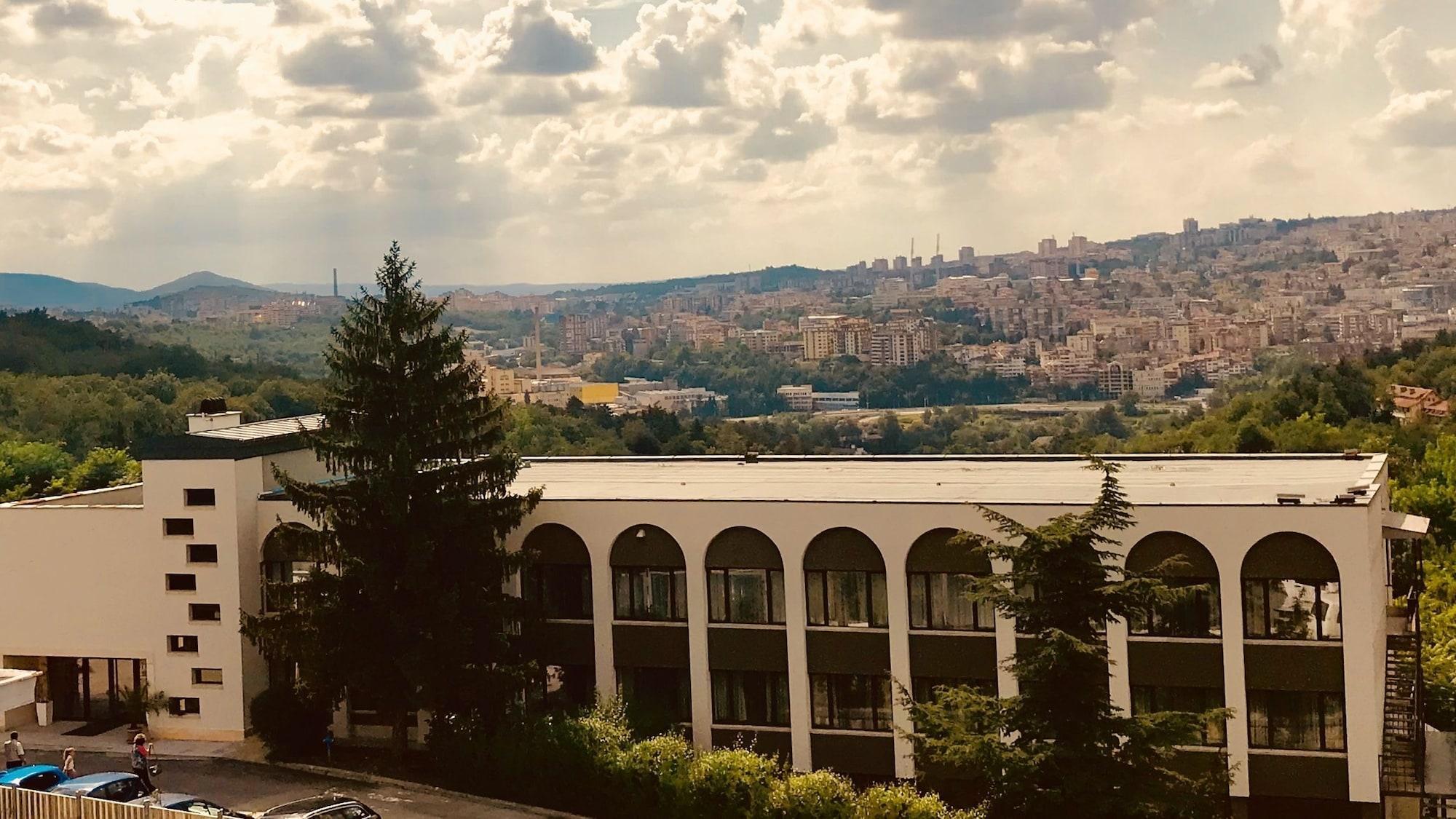 Park Hotel Raya Garden - Free Parking Veliko Tarnovo Exterior photo