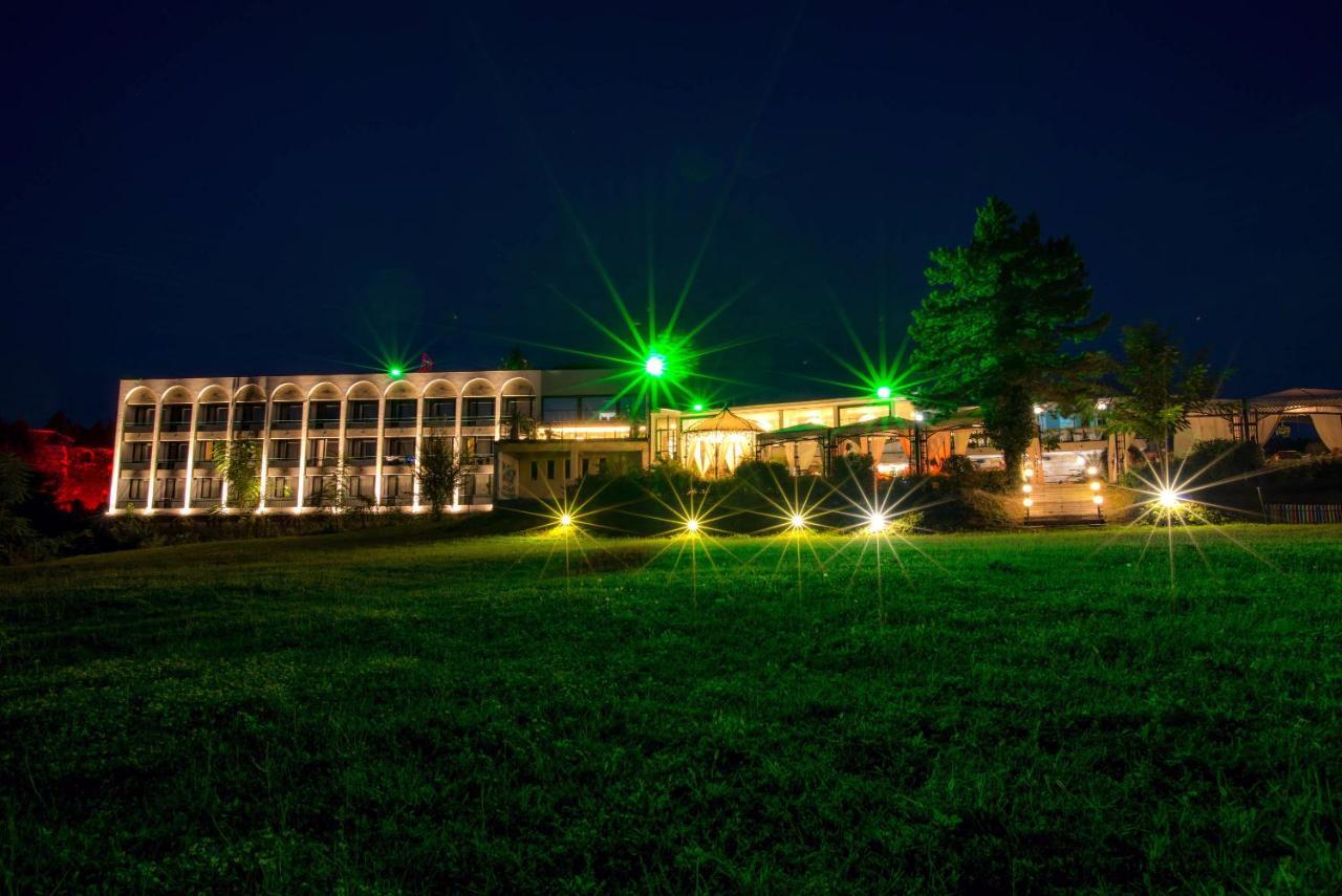 Park Hotel Raya Garden - Free Parking Veliko Tarnovo Exterior photo
